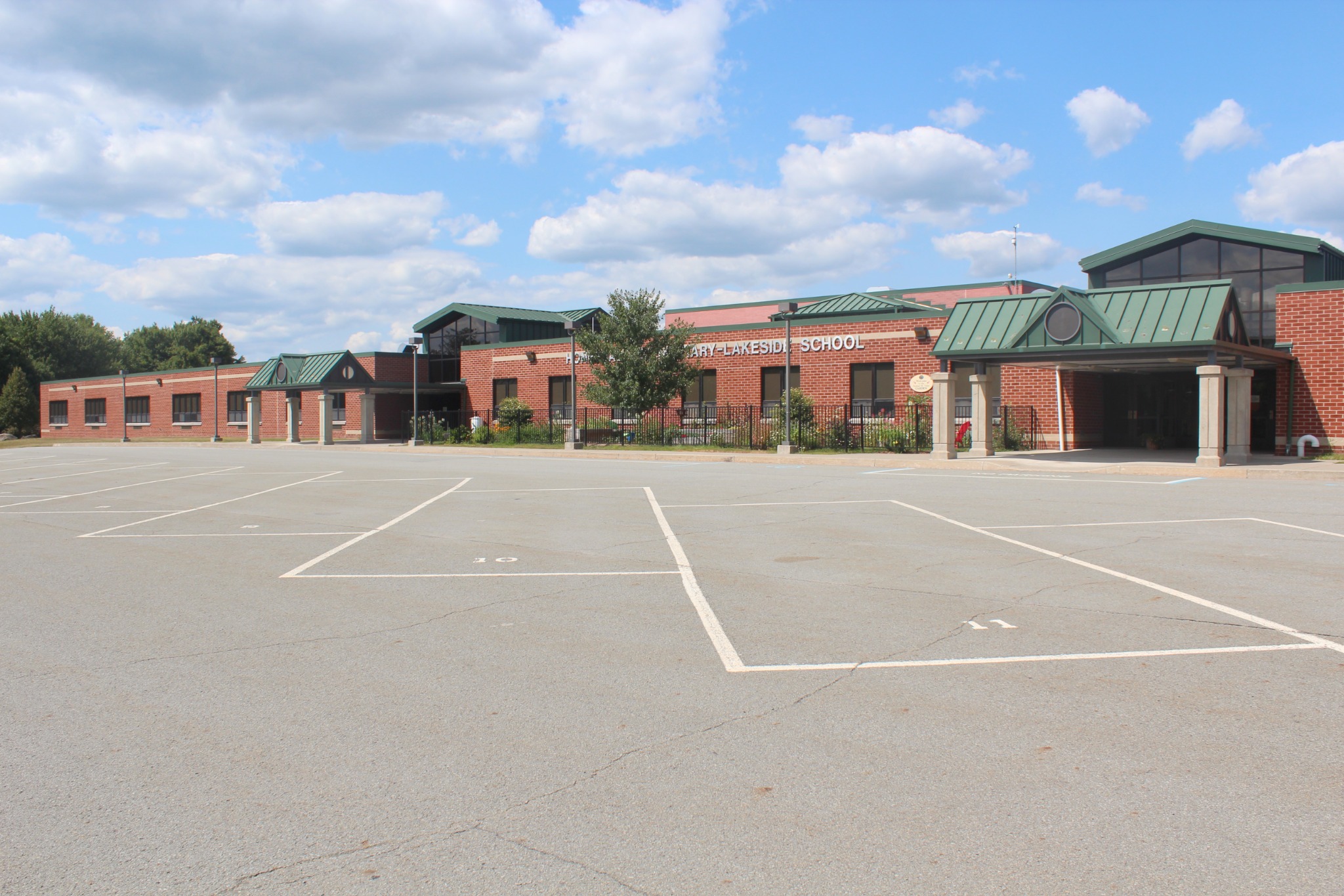 lakeside-elementary-school.jpg